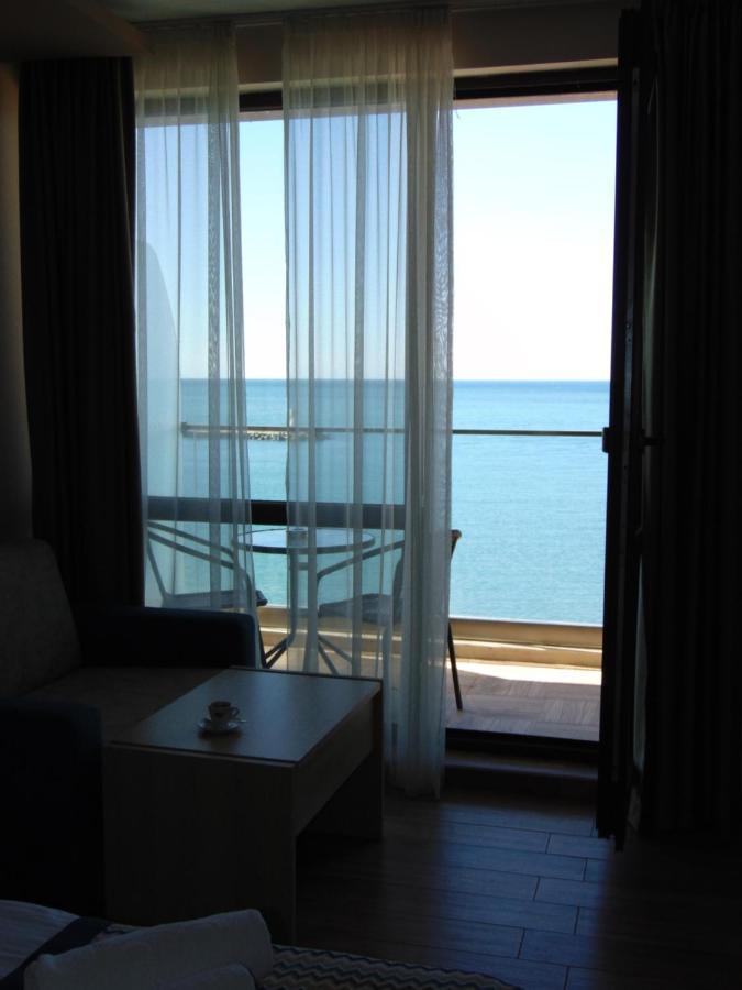 Royal Grand Hotel And Spa Kavarna Exteriér fotografie