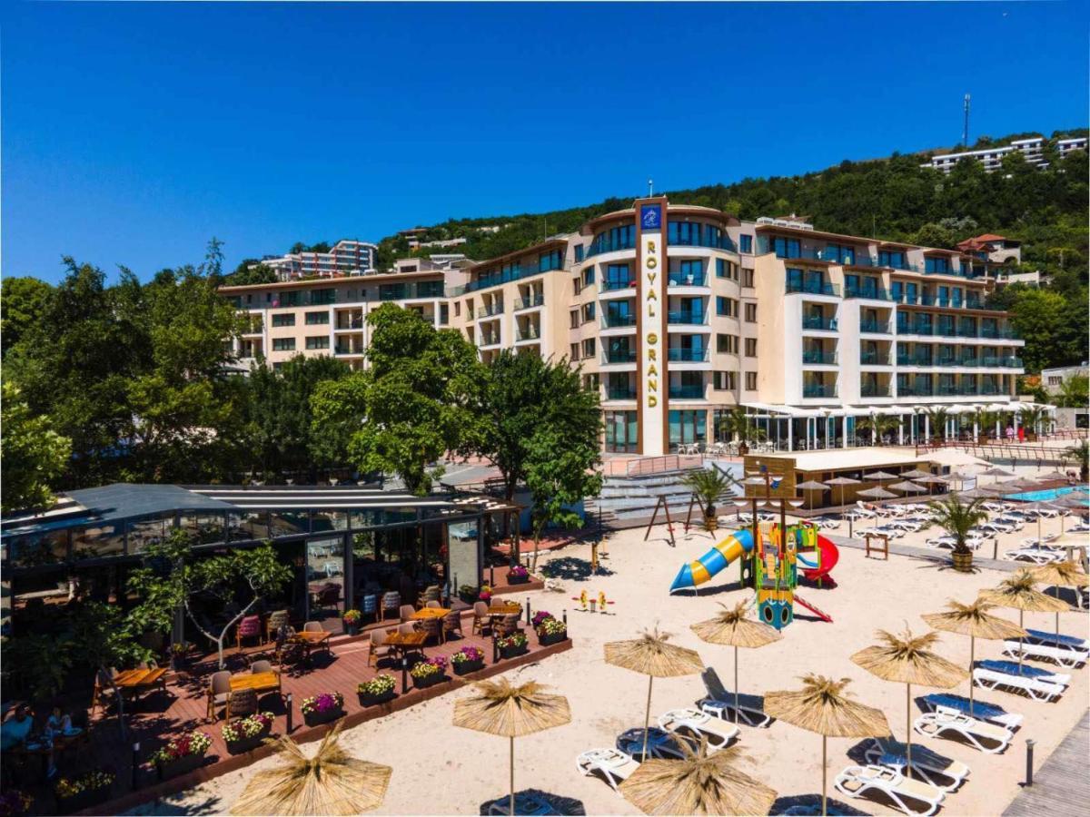 Royal Grand Hotel And Spa Kavarna Exteriér fotografie