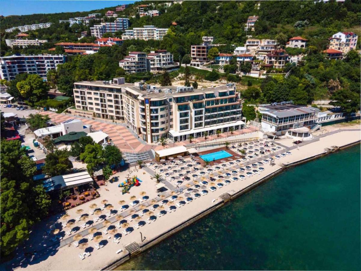 Royal Grand Hotel And Spa Kavarna Exteriér fotografie