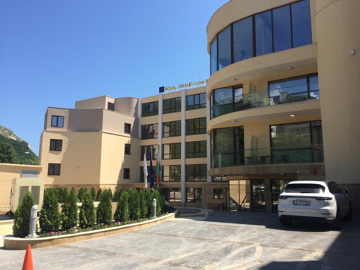 Royal Grand Hotel And Spa Kavarna Exteriér fotografie