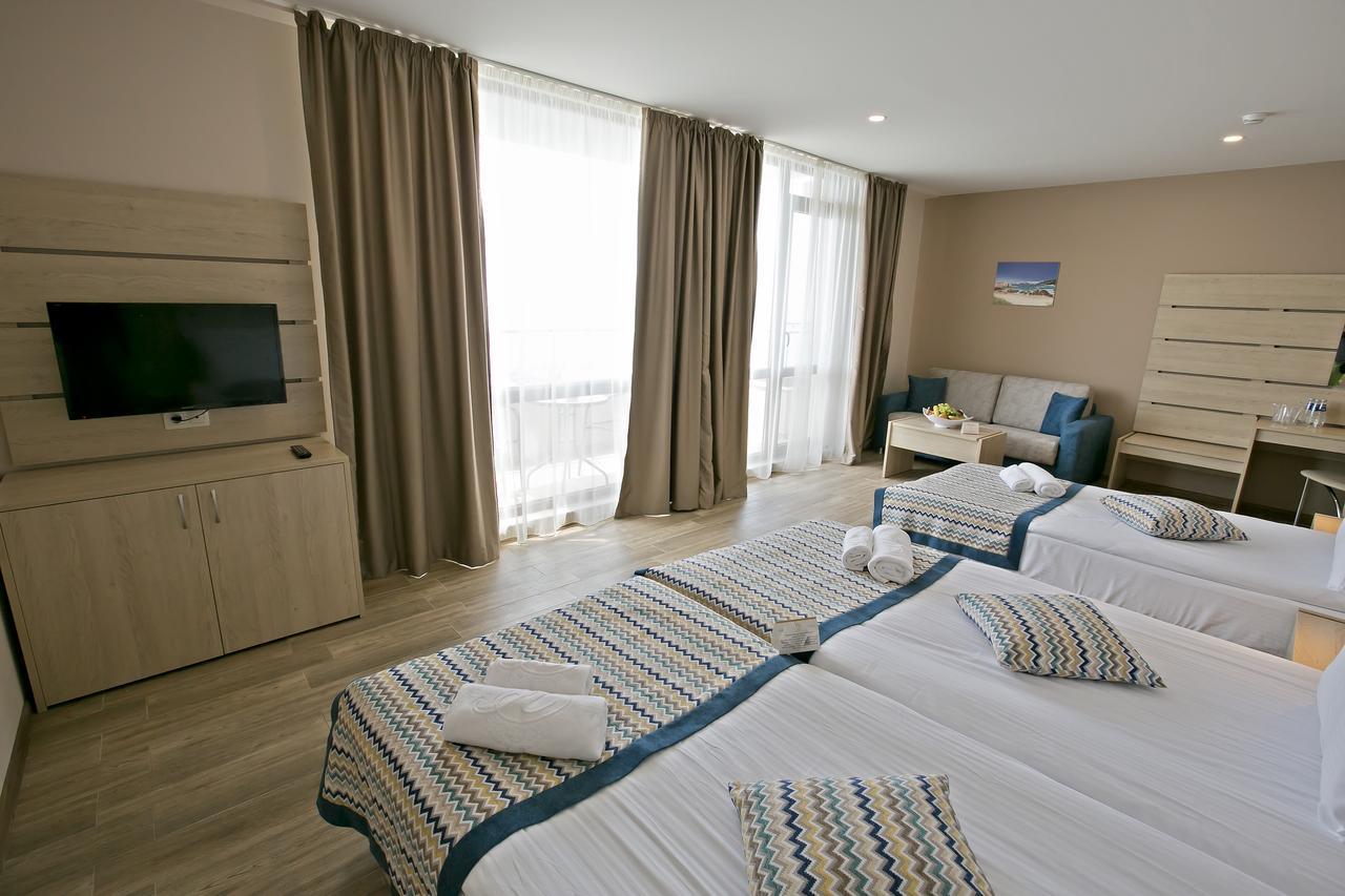 Royal Grand Hotel And Spa Kavarna Exteriér fotografie