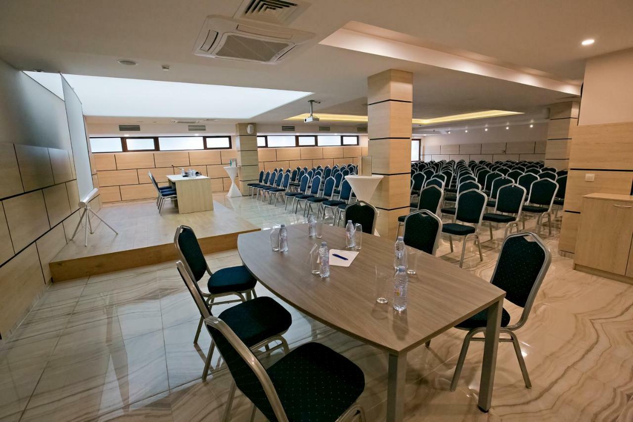 Royal Grand Hotel And Spa Kavarna Exteriér fotografie